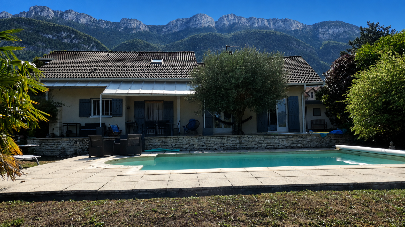 Maison à acheter avec terrasse 5 chambres à Drumettaz-Claraf